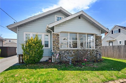 525 Willett Ave, Riverside, RI, 02915-2652 | Card Image