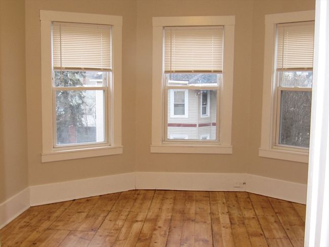 APT-3 - 2 Sturgis St, Condo with 3 bedrooms, 1 bathrooms and null parking in Worcester MA | Image 10