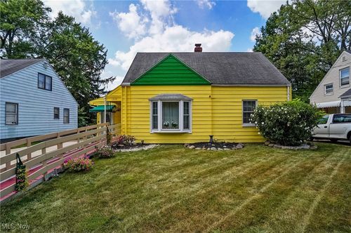 1332 Roslyn Ave, Akron, OH, 44320-3444 | Card Image