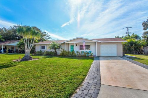 2572 Jefferson Cir, SARASOTA, FL, 34239-4035 | Card Image