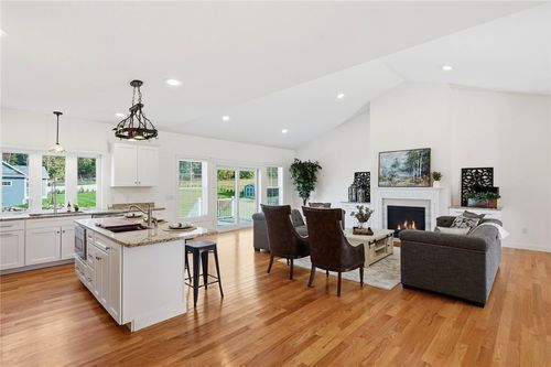 1291 Central Ave, Johnston, RI, 02919-2805 | Card Image