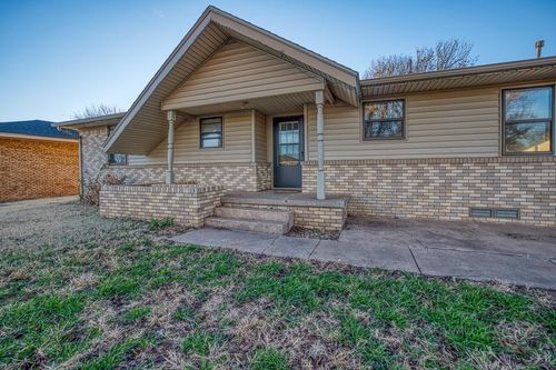 834 Mimosa Dr, Watonga, OK, 73772-1408 | Card Image