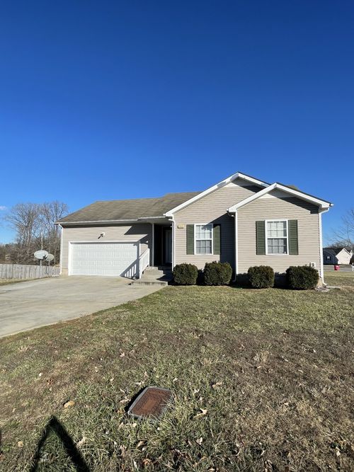 399 Paris Dr, Clarksville, TN, 37042-3387 | Card Image
