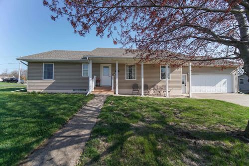 801 3rd Ave, Parkersburg, IA, 50665-1003 | Card Image