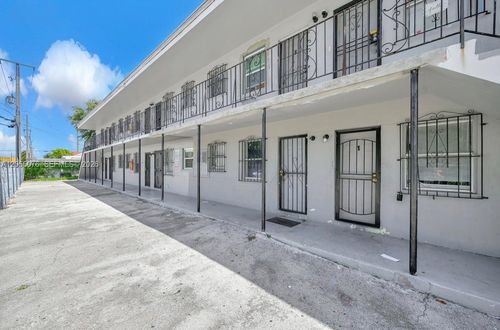 6901 Nw 8th Ave, Miami, FL, 33150-3851 | Card Image