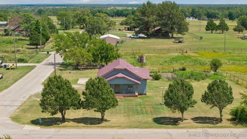 239 Skyline Dr, Pawhuska, OK, 74056-9746 | Card Image