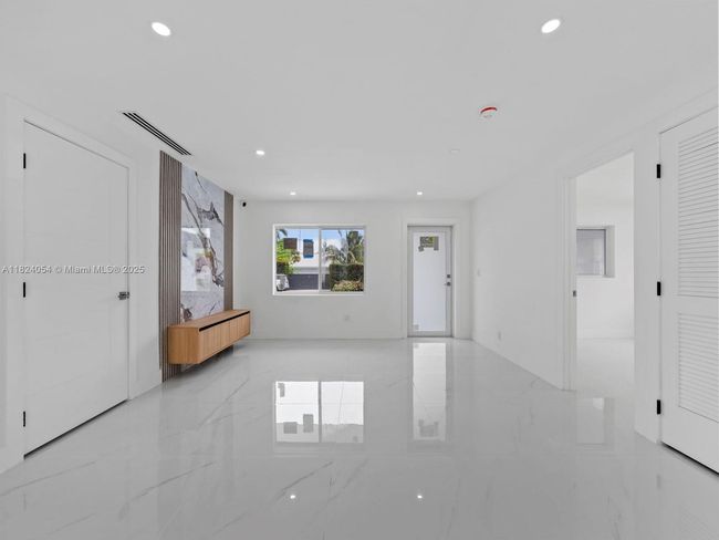 1007 Citrus Isle, House other with 4 bedrooms, 3 bathrooms and null parking in Fort Lauderdale FL | Image 14