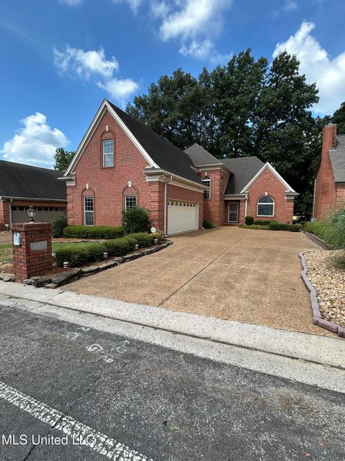 6555 Masters Dr, Olive Branch, MS, 38654-8239 | Card Image