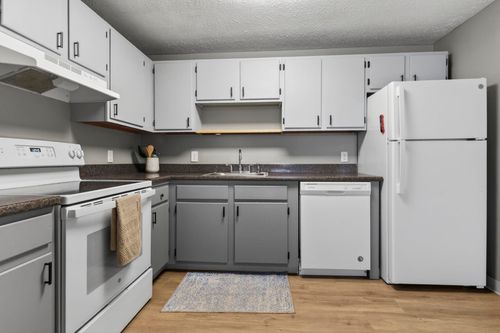 apt-3h-55 Log St, Manchester, NH, 03102-6717 | Card Image