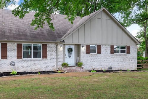 40 Vandergrift Dr, Covington, TN, 38019-4633 | Card Image
