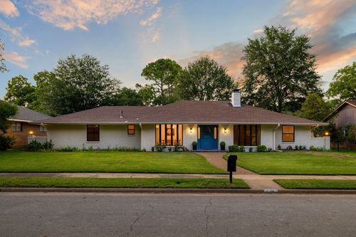 513 Mccoy Dr, Irving, TX, 75062-8025 | Card Image