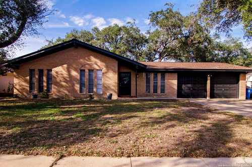 1405 Palo Blanco Cir, Beeville, TX, 78102-2923 | Card Image