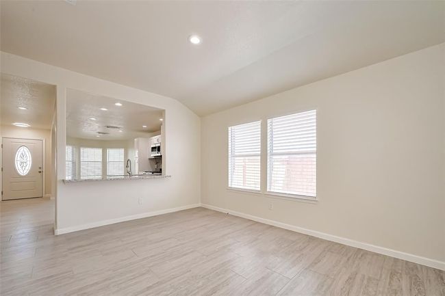 9622 Sugarblossom Ln, House other with 4 bedrooms, 2 bathrooms and 2 parking in Sugar Land TX | Image 5