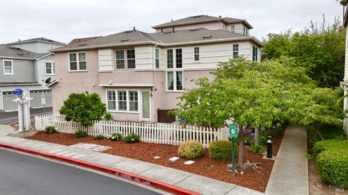 2010 Appollo Court, Napa, CA, 94559 | Card Image