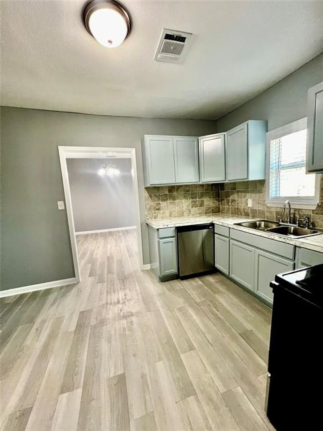 601 Armstrong, House other with 4 bedrooms, 2 bathrooms and null parking in Snook TX | Image 26