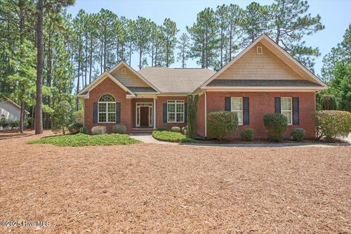 8 Rutledge Ln, Pinehurst, NC, 28374-7024 | Card Image