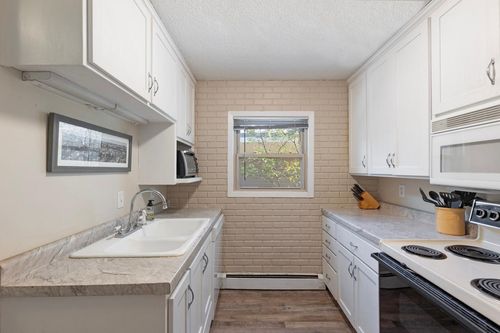 110282 Village Rd, Chaska, MN, 55318-2607 | Card Image