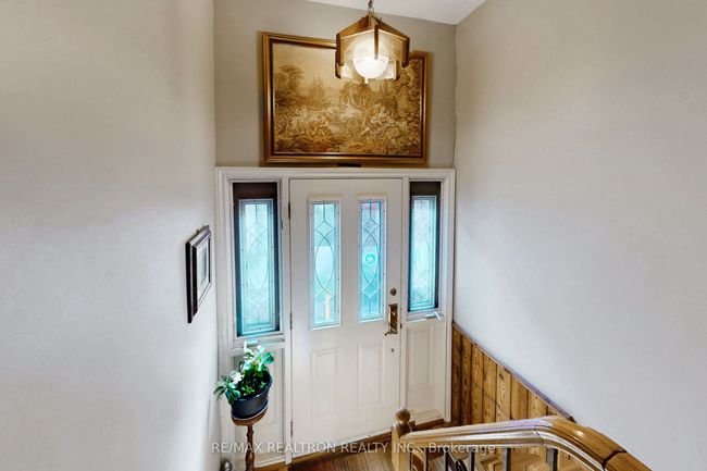 94 Camborne Ave, House other with 4 bedrooms, 2 bathrooms and 5 parking in North York ON | Image 12