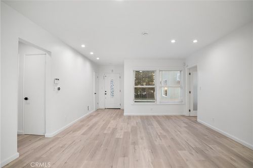 7118 Sunnybrae, Winnetka, CA, 91306 | Card Image