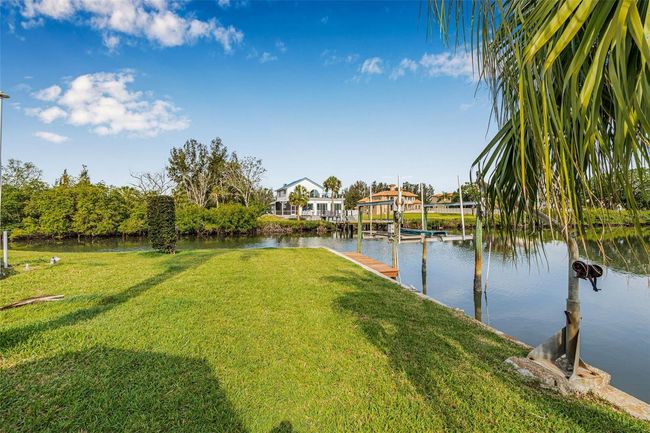 8727 Bay Crest Ln, House other with 3 bedrooms, 2 bathrooms and null parking in TAMPA FL | Image 39