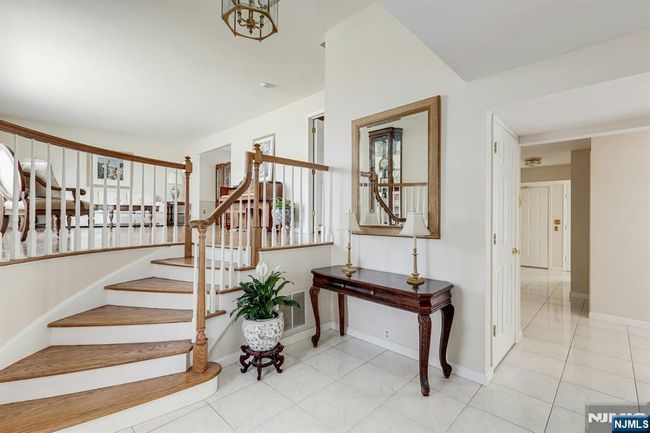 211 Lorraine Dr, House other with 6 bedrooms, 4 bathrooms and null parking in Berkeley Heights NJ | Image 4