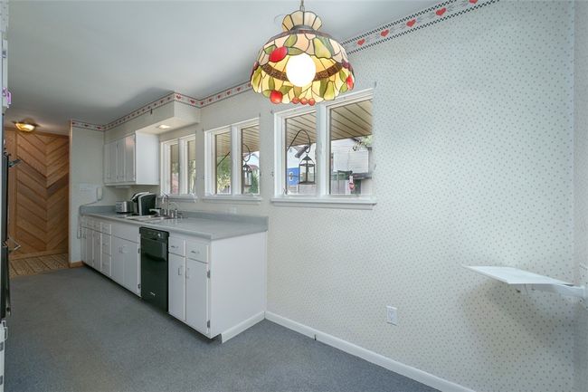 Eat-In Dining Area | Image 8
