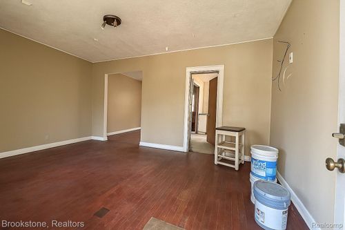 17130 Detroit St, Detroit, MI, 48224-2236 | Card Image