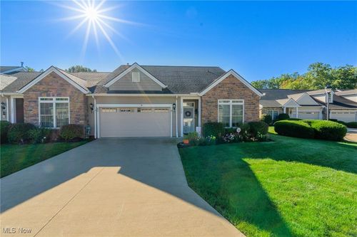 1029 Cutters Creek Dr, South Euclid, OH, 44121-3816 | Card Image