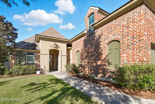 101 Glenbrook Dr, Broussard, LA, 70518-5265 | Card Image