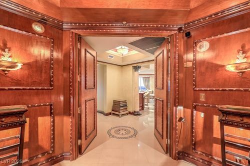 3302-2877 Paradise Rd, Las Vegas, NV, 89109-5275 | Card Image