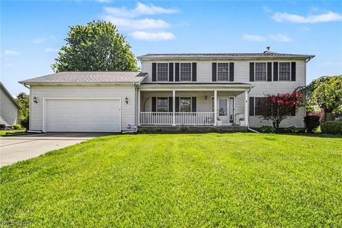 9454 Deer Hollow Drive, Mentor, OH, 44060 | Card Image