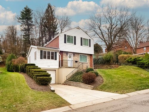 438 Sleepy Hollow Rd, Mt. Lebanon, PA, 15228-2647 | Card Image