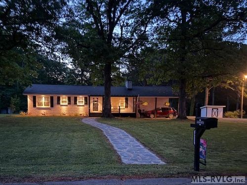 411 Holmes St, Weldon, NC, 27890-1238 | Card Image