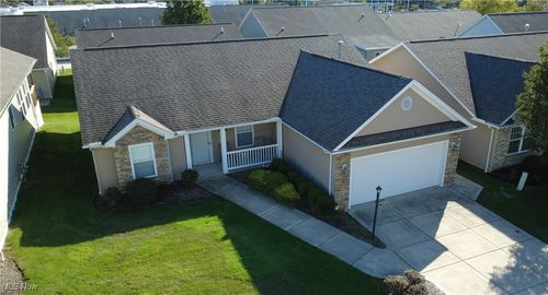 230 Falling Leaf Dr, Seven Hills, OH, 44131-5730 | Card Image