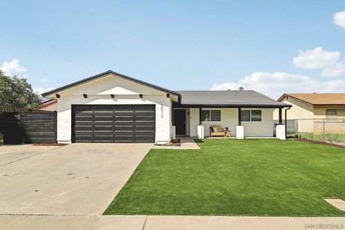 2016 Oak Hill Dr, Escondido, CA, 92027-3734 | Card Image