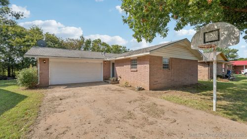 226 E 13th St, Hominy, OK, 74035-6510 | Card Image