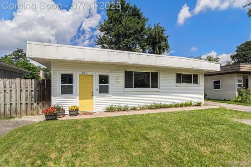 3914 Cresthaven Dr, Waterford, MI, 48328-4018 | Card Image