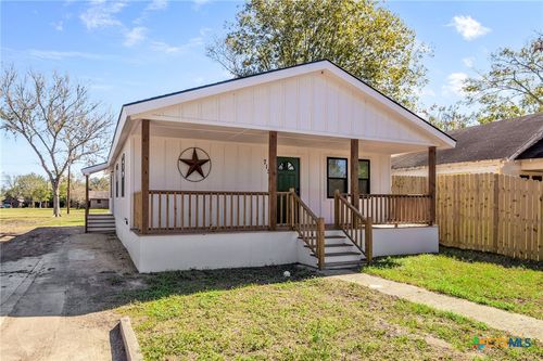 715 Edgar Street, Yoakum, TX, 77995 | Card Image