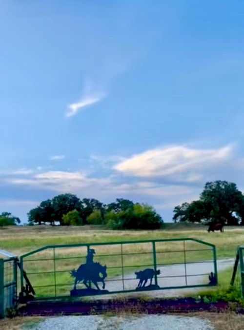 2186 Gilliland Rd, Springtown, TX, 76082-5204 | Card Image