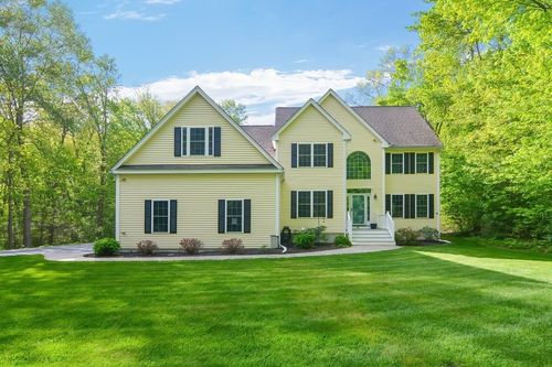 33 Ted Ln, Southborough, MA, 01772-2027 | Card Image