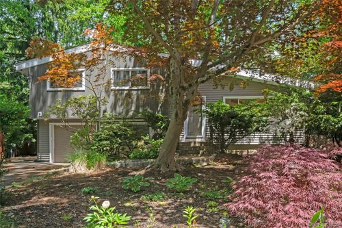3 Shaw Ln, Hartsdale, NY, 10530-1005 | Card Image