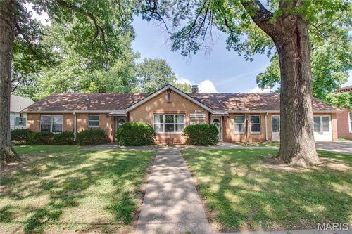 2216 State St, Alton, IL, 62002-4315 | Card Image