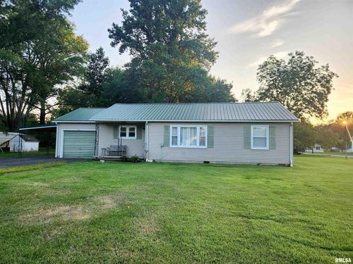 306 N Douglas St, Wayne City, IL, 62895-0699 | Card Image