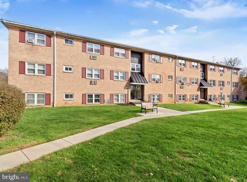 e-5-335 E Lancaster Ave, DOWNINGTOWN, PA, 19335-2906 | Card Image