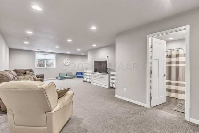 Family Room | Image 24