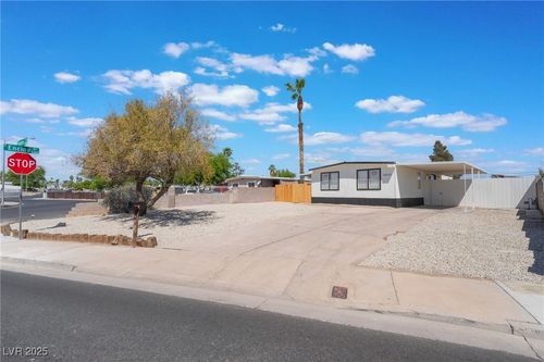 4848 Fuentes Cir, Las Vegas, NV, 89121-2816 | Card Image
