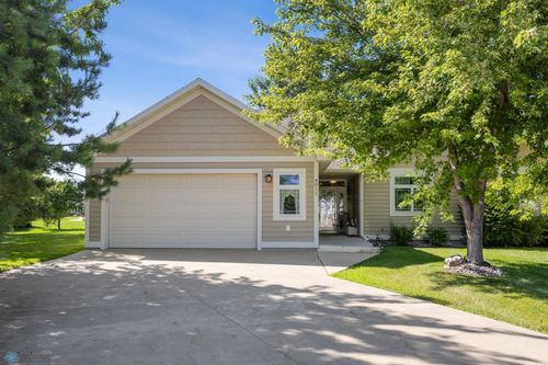 4011 39th St S, Moorhead, MN, 56560-6942 | Card Image