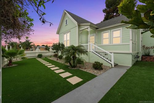 2104 Diamond St, San Diego, CA, 92109-2445 | Card Image