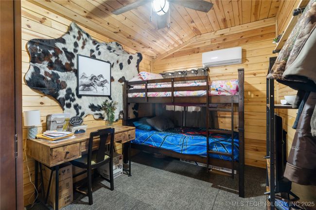Bedroom | Image 19