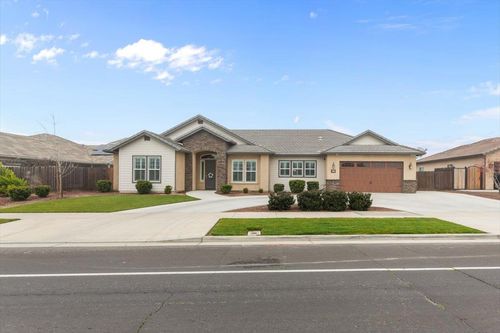 947 Doak Boulevard, Ripon, CA, 95366 | Card Image